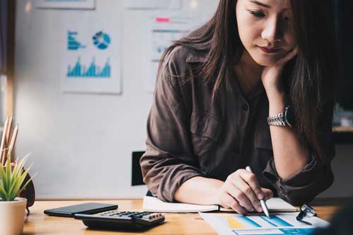 Woman tracking finances